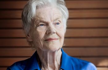 Porträtt på Märta Tikkanen