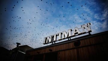 Foto Emmalisa Pauly Himmel och skylt på Intiman