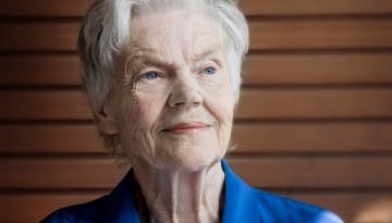 Porträtt på Märta Tikkanen