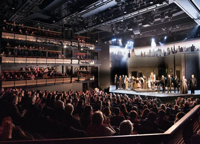 Cred: Haworth Tompkins Scen och salong på Bridge Theatre