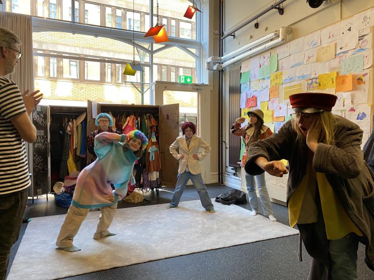 Barn på teaterworkshop