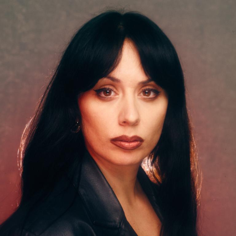 Porträtt på artisten Dolly Dolores.