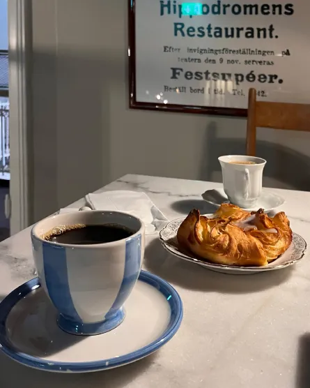 Wienerbröd i teatercaféet